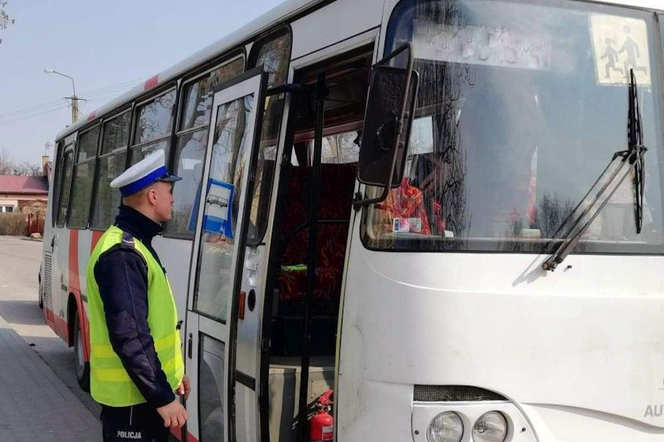 Szkolny autobus nie przeszedł policyjnej kontroli