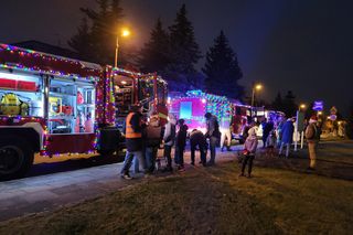 Świątecznie udekorowane wozy strażackie przejadą przez Poznań! 