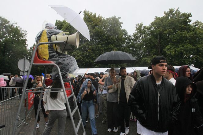 "Ostatni Koncert" Quebonafide w Warszawie. Tłumy przed PGE Narodowym!