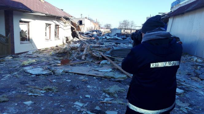 Wybuch przy ul. Łowickiej. Sprawą zajęła się prokuratura i policja