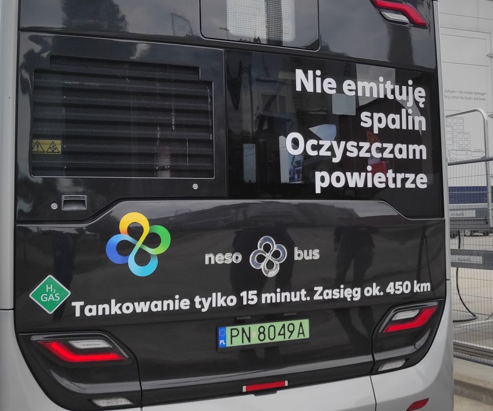 Tankowanie autobusu wodorowego ZEPAK w Koninie