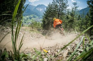 Na szlakach, wśród jezior i pod gwiazdami – kojąca natura Południowego Tyrolu