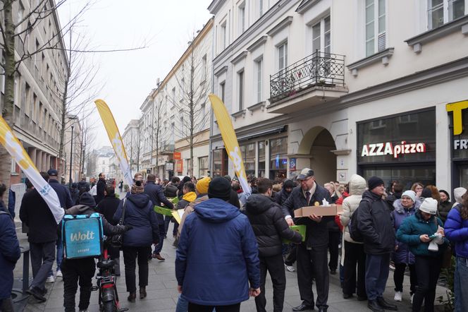 Tłusty Czwartek 2025 w Warszawie. Politycy Polski 2050 rozdawali pączki