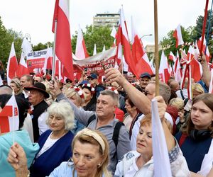 Karol Nawrocki prezydentem. Tłumy pod Sejmem