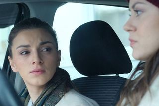 M jak miłość odcinek 1871 ostatni finał sezonu. Kasia (Paulina Lasota), laborantka Anna Sokołowska (Katarzyna Russ) 