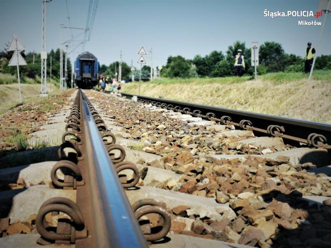 Orzesze. Śmiertelne potrącenie rowerzystki na przejeździe kolejowym [ZDJĘCIA]