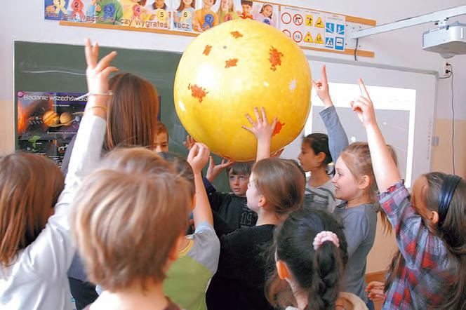 WARSZAWSKIE CZWARTKI. Finanse stolicy w 2016 roku