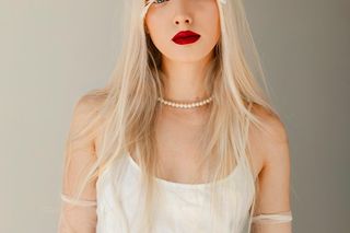 Perły, złoto, falbany, koronki. Jesień upłynie nam pod znakiem teatralnego dramatyzmu