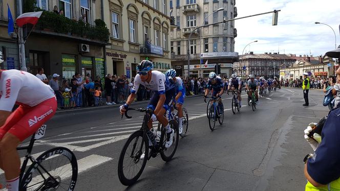 Tour de Pologne 2022. Niesamowite emocje w Przemyślu i finisz na Zniesieniu 