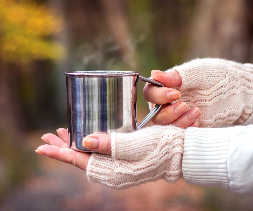 6 korzyści z picia ciepłej wody. Pomoże nie tylko w odchudzaniu