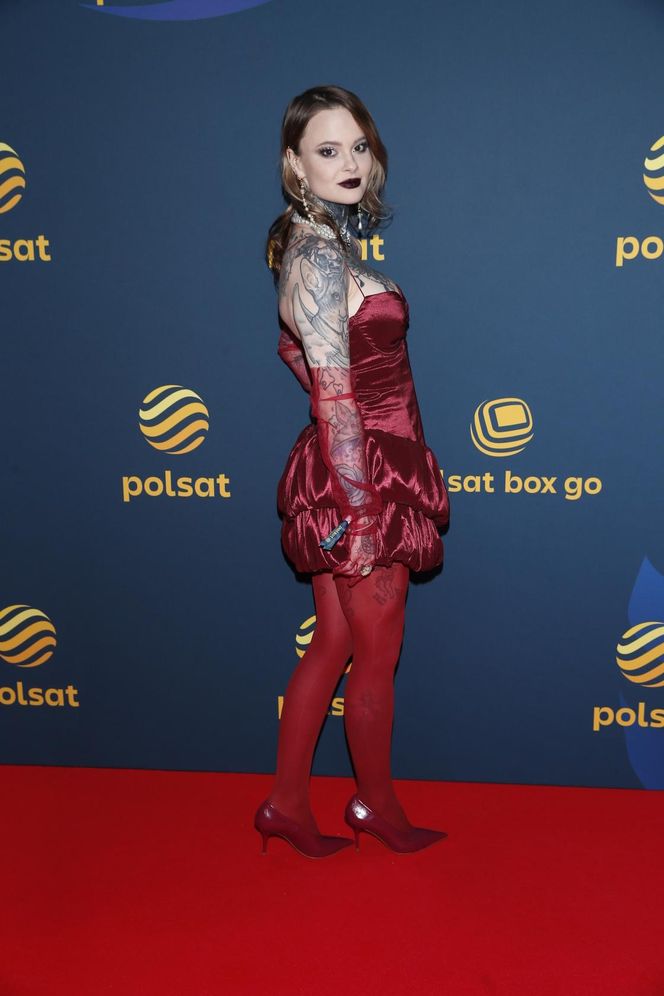 Gwiazdy na jesiennej ramówce Polsatu błyszczały błękitem i dekoltami poniżej pasa. Tylko Ada Fijał i Kasia Cichopek przełamały sztampę