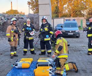 Ogromny pożar na terenie zakładu recyklingu odpadów w Rawiczu