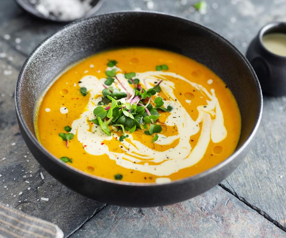 Kremowa zupa z marchewki i soczewicy. Będzie jeszcze lepsza, jeśli dodasz imbir