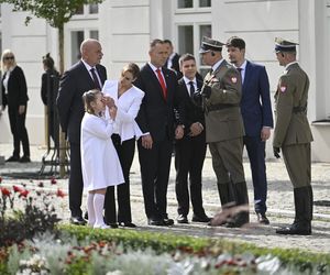  Kasia Nawrocka na biało czekała na rodziców 