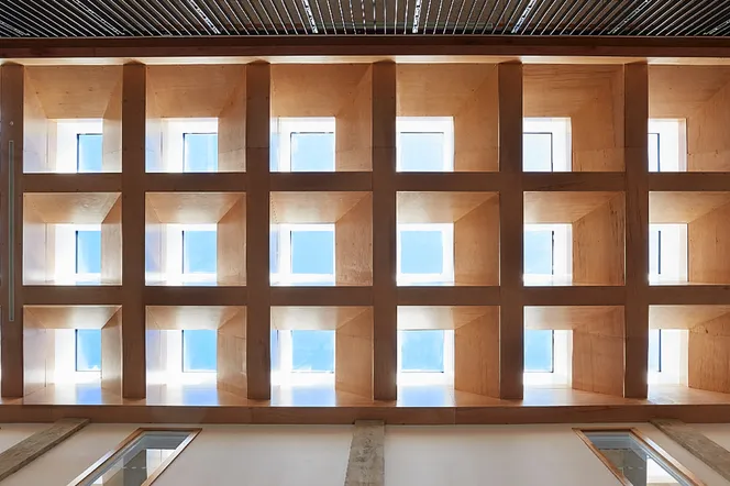 Praktyczne wykorzystanie doświetlenia dachowego w architekturze [WIDEO]