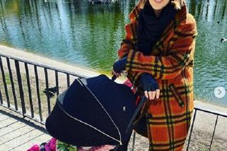 	Michalina Sosna z córką Rozalią na spacerze - marzec 2022 r.