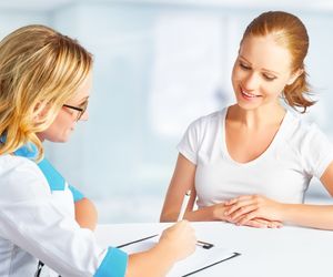 Jak powstaje nadżerka? Przyczyny, objawy, leczenie nadżerki szyjki macicy