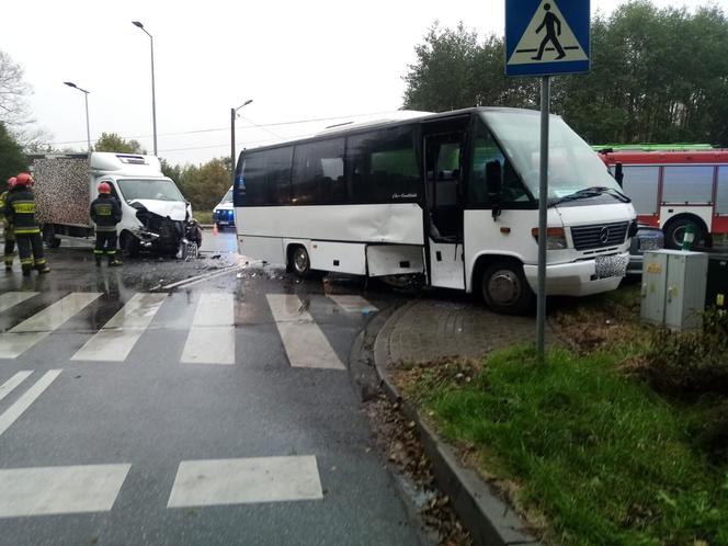 Nowe Żukowice. Kierowca busa wymusił pierwszeństwo. Przewoził dzieci 