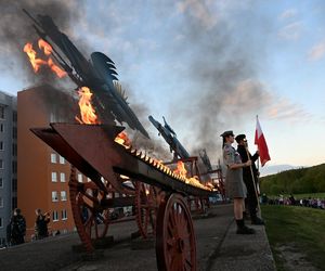 Płonące Ptaki Hasiora zapłonęły