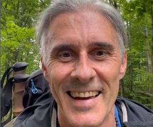 Zniknął po cichym rozwodzie z Chylińską. Tak dziś wygląda były mąż gwiazdy - Kris Krysiak