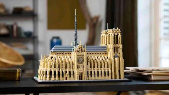 LEGO Architecture Katedra Notre-Dame 