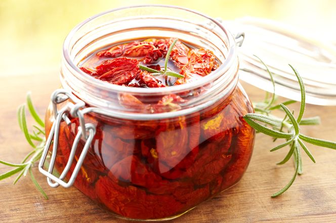 Jak zrobić suszone pomidory w oleju?