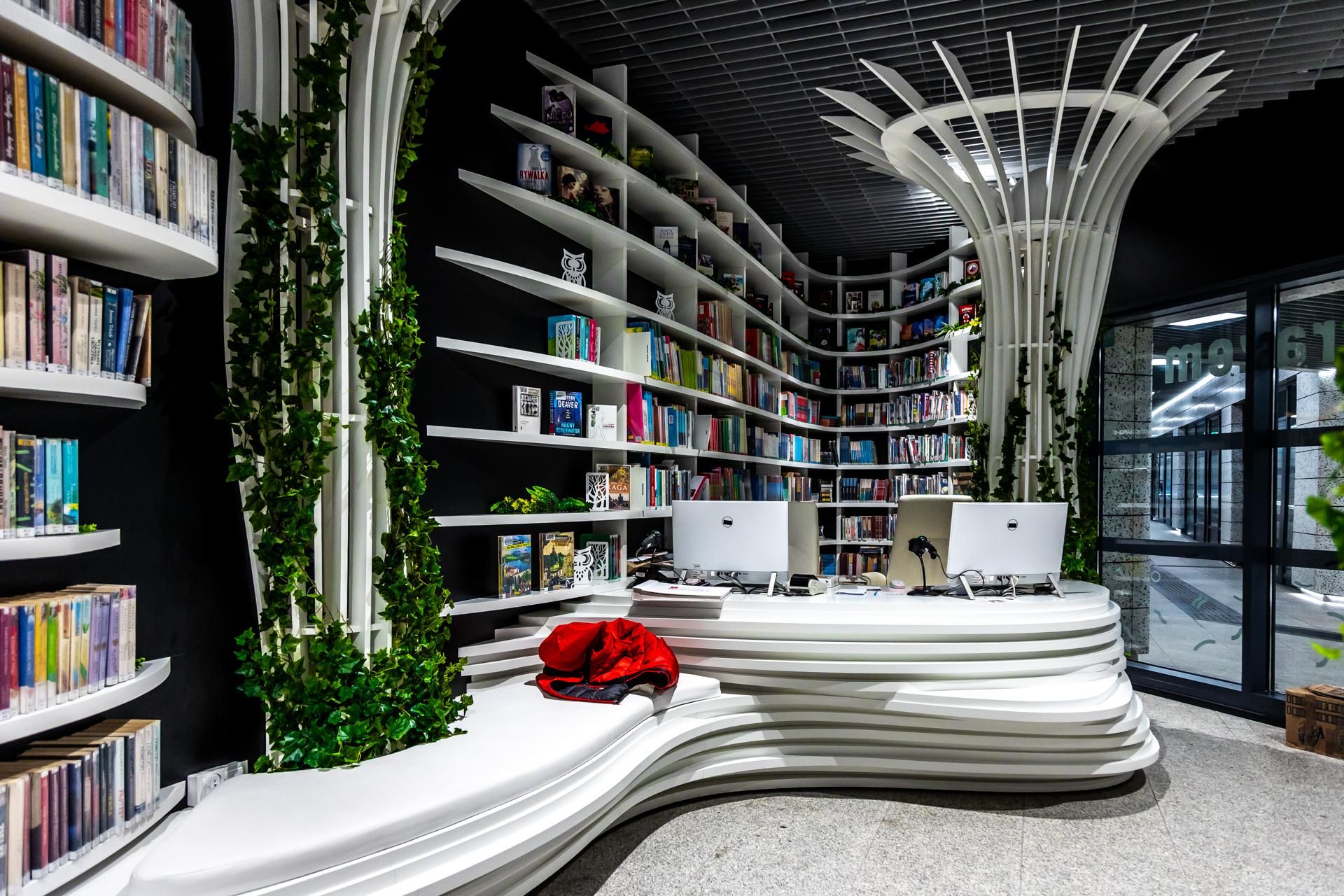 Metroteka – biblioteka na stacji metra M2 Kondratowicza w Warszawie