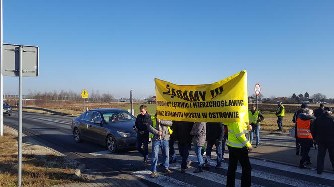 "Czy my jesteśmy gorszymi ludźmi?" Protesty mieszkańców gminy Wierzchosławice