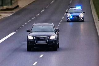 Brawurowa ucieczka 22-latka w Audi Q5. Pędził 200 km/h! W aucie 6 nielegalnych imigrantów