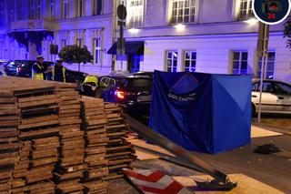 Warszawa. Śmiertelny wypadek w Śródmieściu. Taksówkarz nie żyje, dwie rowerzystki w szpitalu