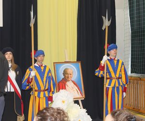 Jubileusz 40-lecia połączony był ze świętem szkoły, ponieważ obchodzi ona również 28. rocznicę nadania imienia.