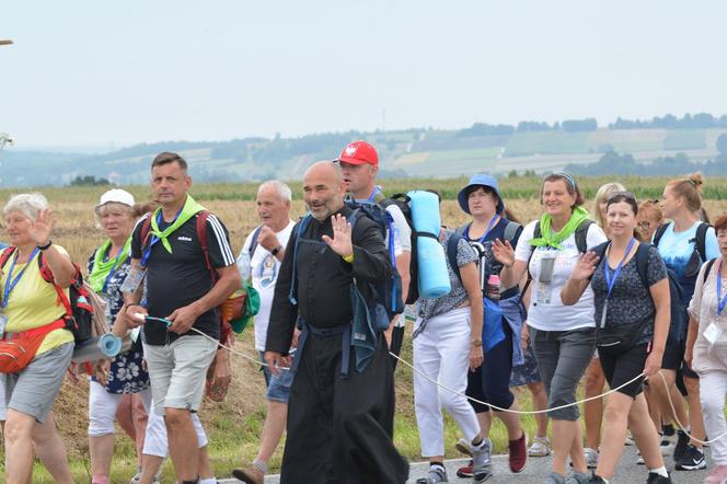 Śpiewający dzień lubelskich pątników na szlaku do Jasnej Góry!