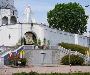 Boże Ciało 2024. Tłumy wiernych przeszły w procesji ulicami Białegostoku