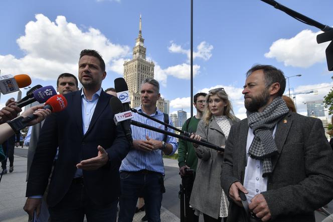 Spacer z Trzaskowskim po centrum Warszawy, Rewolucja na rondzie Dmowskiego się dokonała