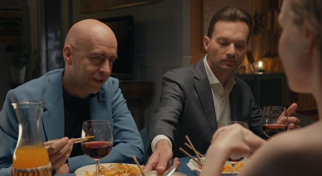 Barwy szczęścia odc. 3249. Sonia (Weronika Nockowska), Bazylow (Andrzej Szeremeta), gość bandyta (Łukasz Ziętek)