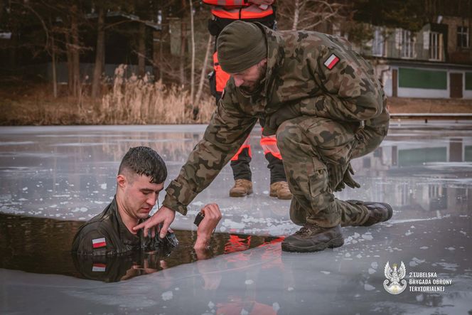 Żołnierze 2 LBOT przeszli przez ekstremalne szkolenie