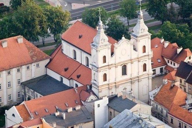 Prezydenci Polski i Węgier wezmą udział we mszy świętej w Sanktuarium Matki Bożej Trybunalskiej.