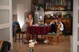 Barwy szczęścia odc. 2890. Agata (Natalia Zambrzycka), Asia Sokolska (Anna Gzyra – Augustynowicz)