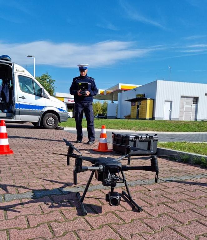 Policyjnym dronem na kierowców w Lesznie. Znów posypały się mandaty