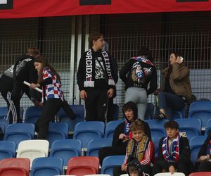 Górnik Zabrze zmierzył się z Zagłębiem Lubin. Kibice rozgrzewali piłkarzy z trybun