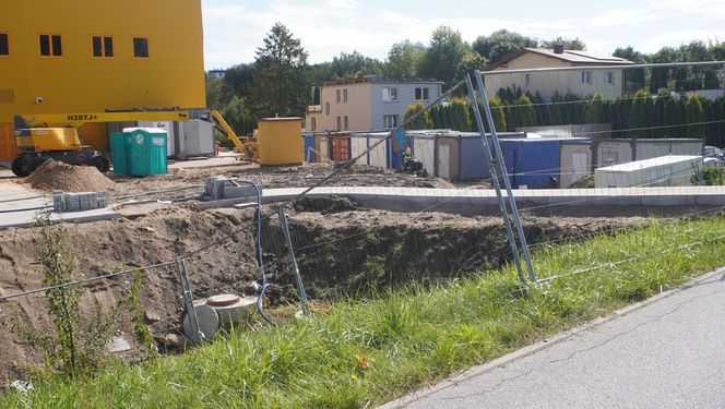 To pierwszy salon tej marki w Olsztynie. Postępują prace na budowie. Kiedy otwarcie?