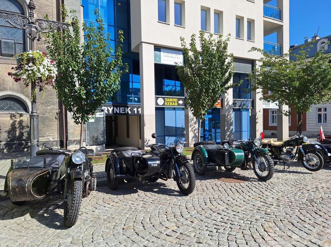 11. Zlot Pojazdów Zabytkowych. Klasyki motoryzacji opanowały Tarnowskie Góry