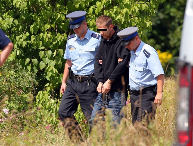 Grób 21-letniej Anny z Zambrowa. Dziewczyna została zgwałcona, poćwiartowana i wrzucona do ogniska