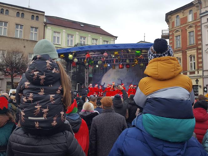 Ekstremalne Mikołajki z NGO w Lesznie przyciagnęły tłumy mieszkańców