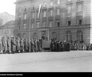 Jak dawniej wyglądały obchody Narodowego Święta Niepodległości w Krakowie? Zobaczcie archiwalne zdjęcia