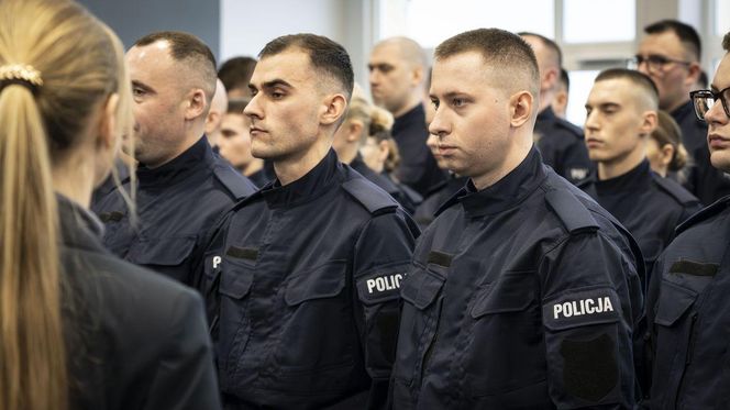Gdańsk ma nowych policjantów. Złożyli ślubowanie [GALERIA]