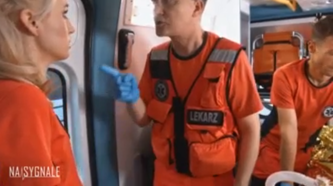 Na sygnale, odc. 326: Britney (Paulina Zwierz), Artur Góra (Tomasz Piątkowski)