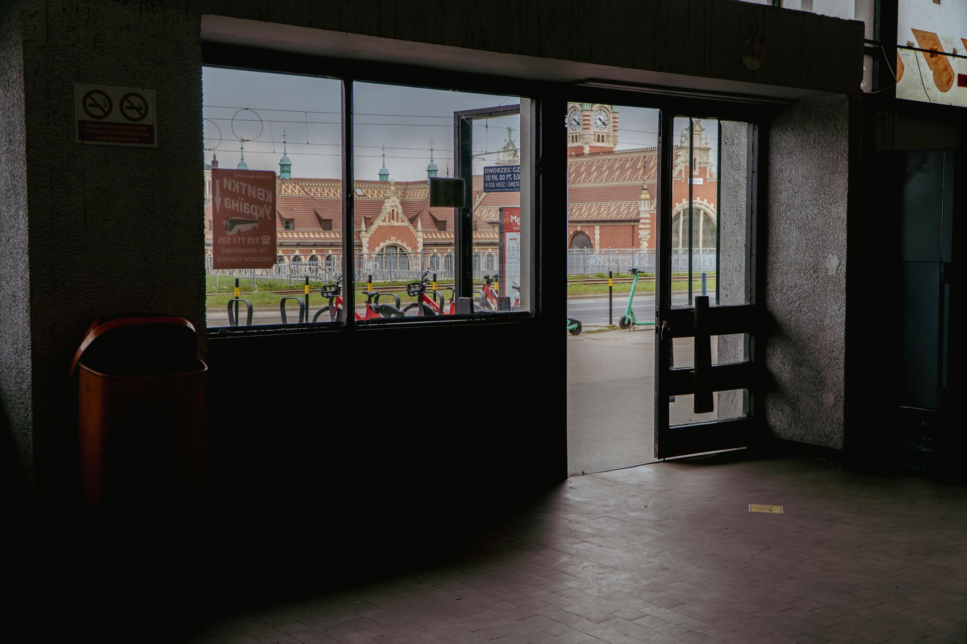 Dworzec PKS w Gdańsku. Z dworcem PKP łączy go tunel