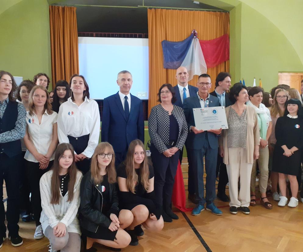  Prestiżowy certyfikat najwyższej jakości nauczania języka francuskiego dla XI LO w Łodzi.