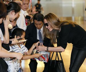 Angelina Jolie kończy 50 lat! Zobacz, jak się zmieniała